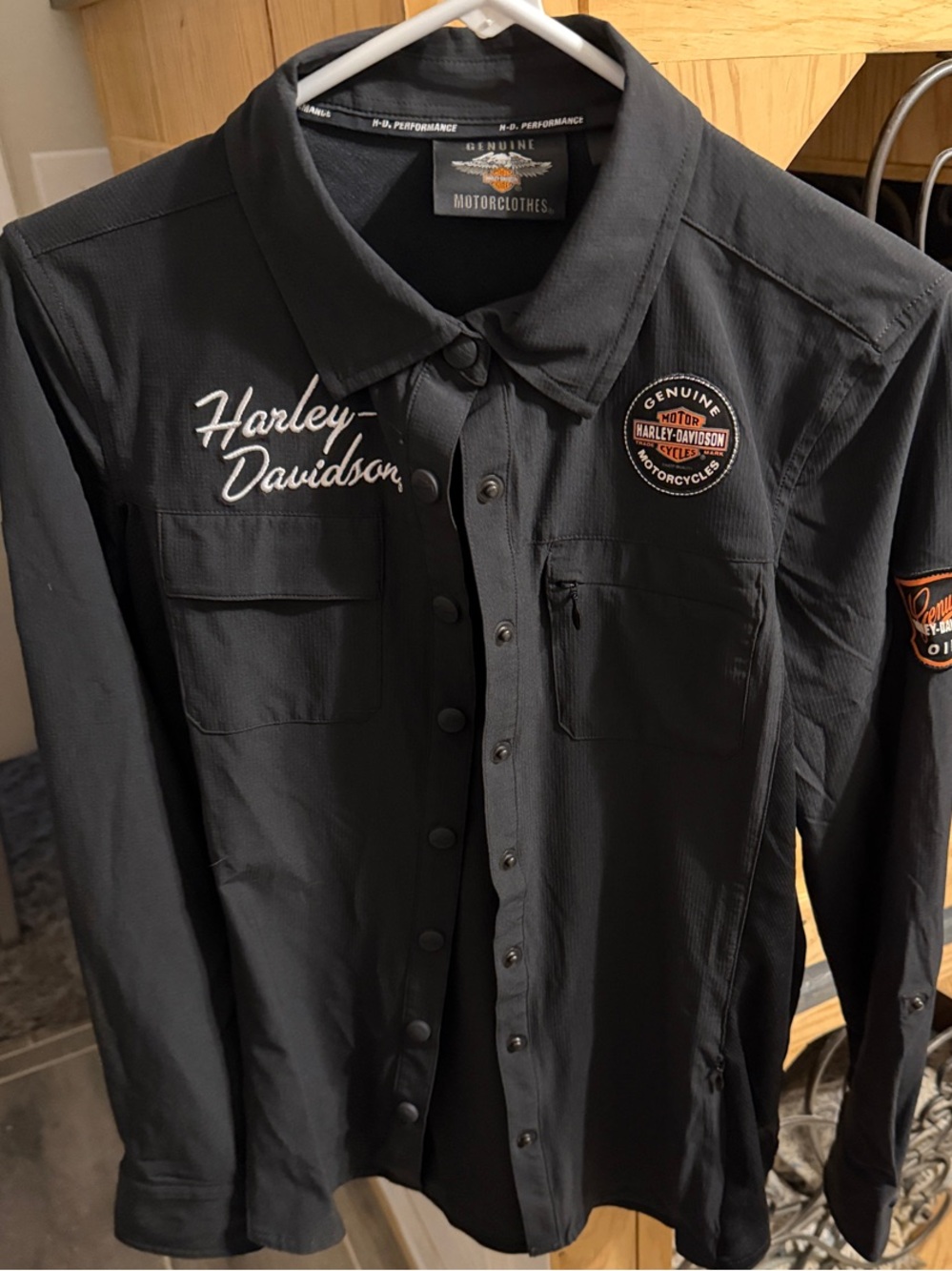 Harley-Davidson Black Long-Sleeve Embroidered Logo Button-Down Women’s small